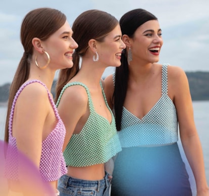 GUIA COMPLETO DE LOOKS PARA ARRASAR  NOS FESTIVAIS DE  VERÃO