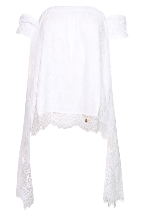 Bare shoulder blouse with lace