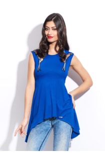 Blusa justa com abertura nas costas