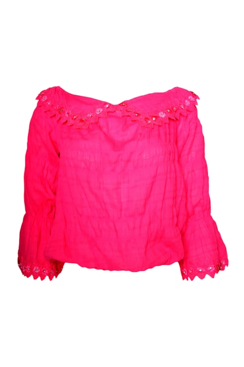Uncovered shoulders blouse
