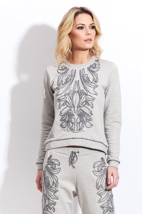 Camisola com aplicações