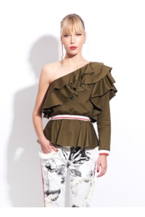 Blusa assimétrica com folhos
