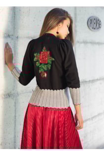 Casaco de tricot com bordado