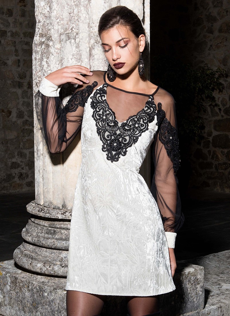 Vestido curto combinado