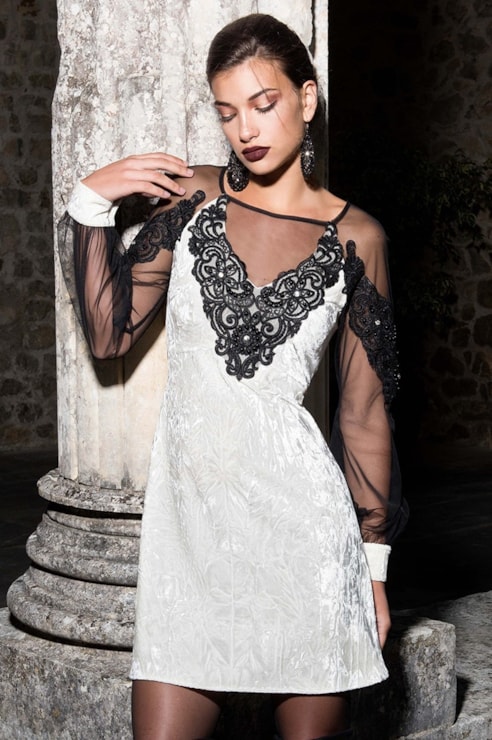 Vestido curto combinado