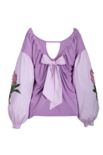 Camisola com bordado nas mangas