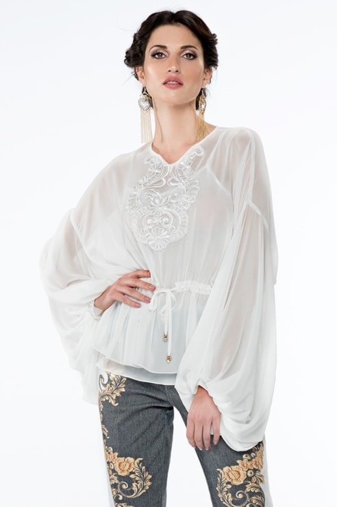 Blusa com cintura ajustada