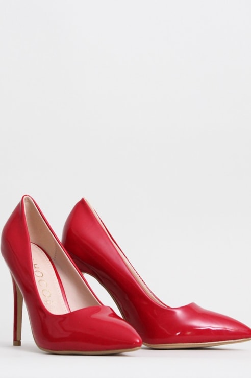 Stiletto envernizado