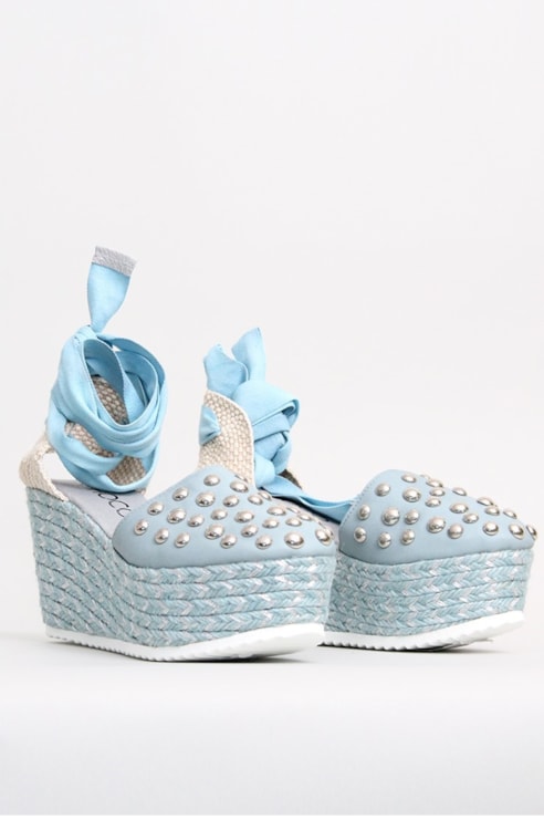 Wedges with tacks