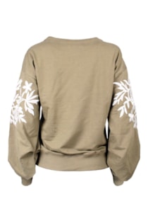 Shirt with embroidery details