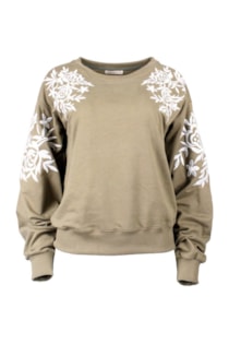 Shirt with embroidery details