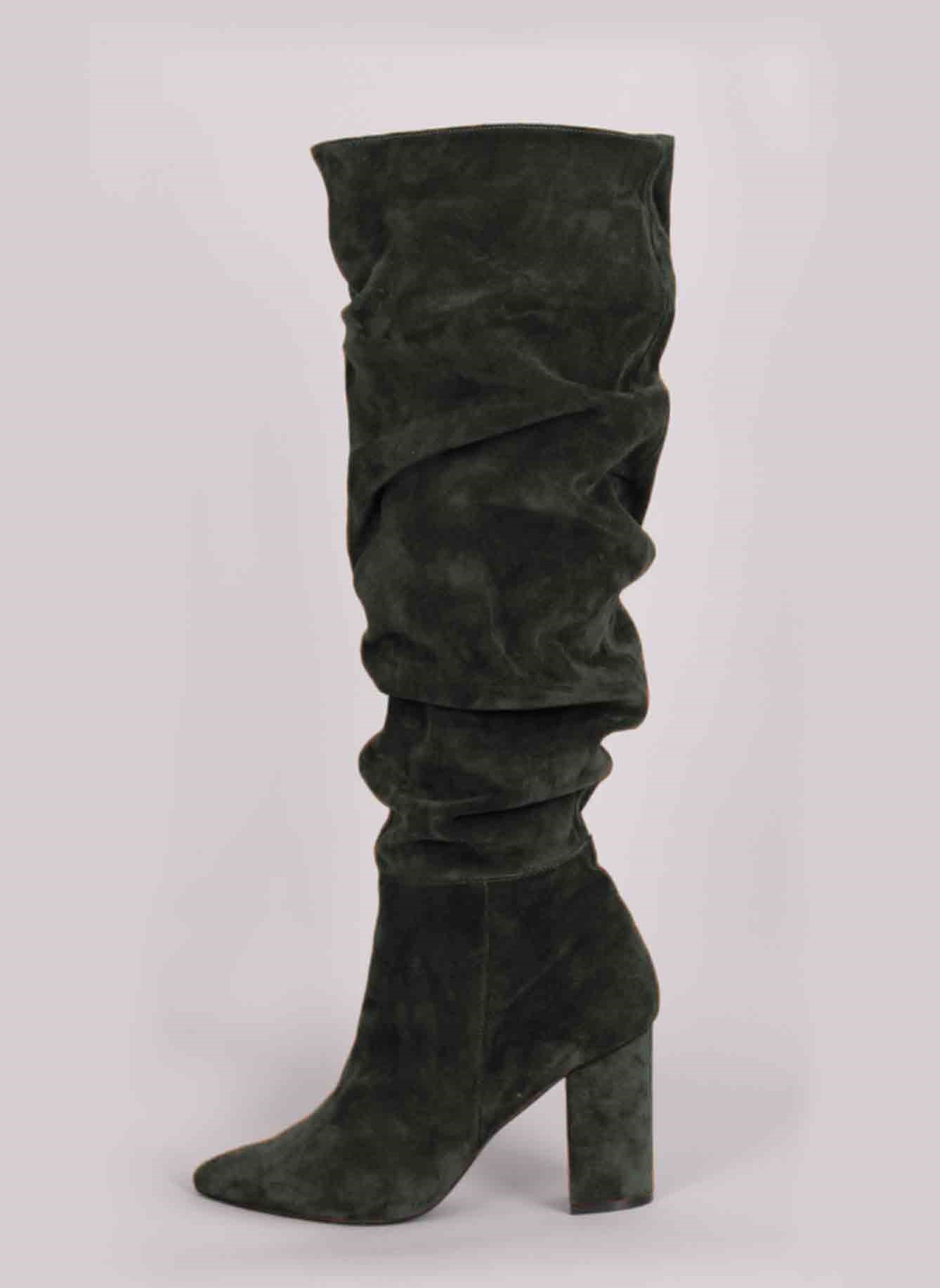 Bota cano alto enrugada