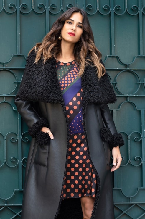 Vestido estampado com folhos
