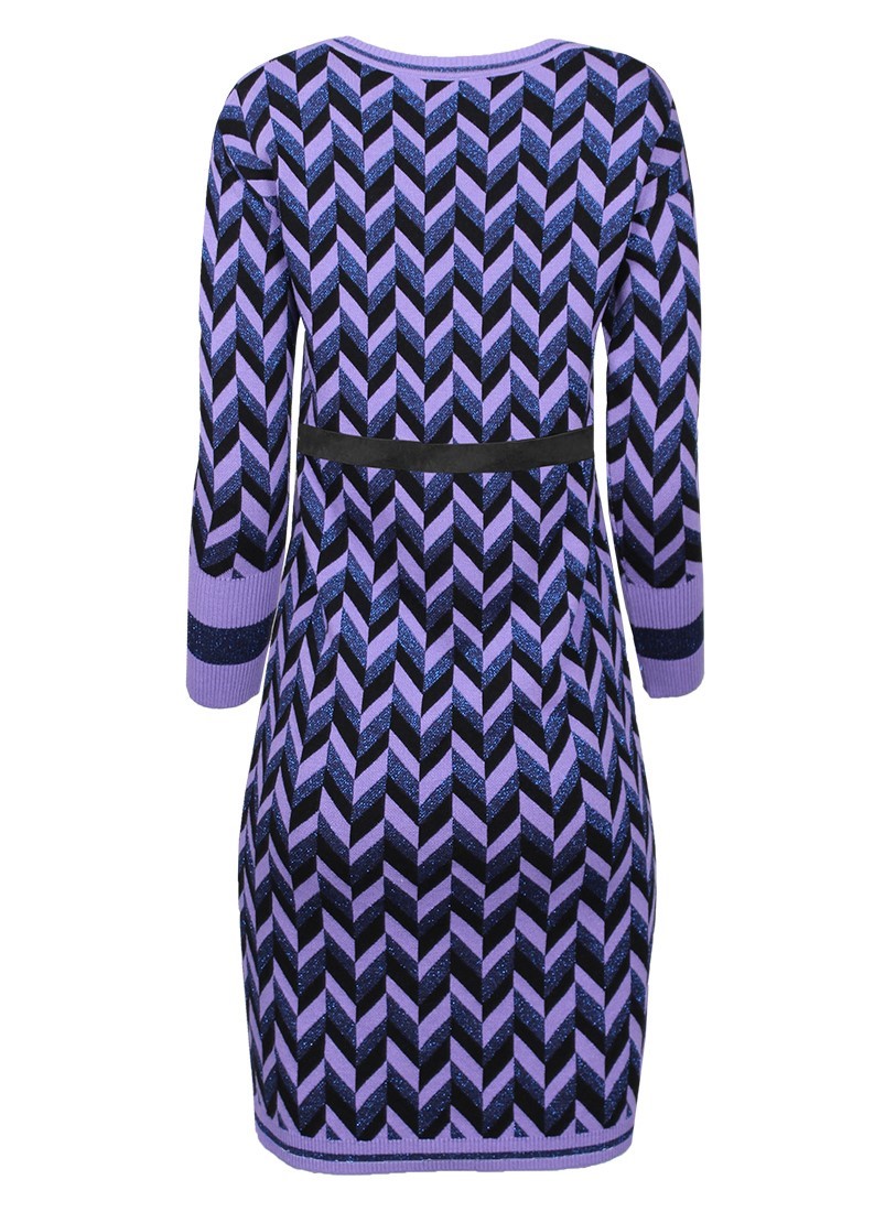 Vestido decote em bico com cinto