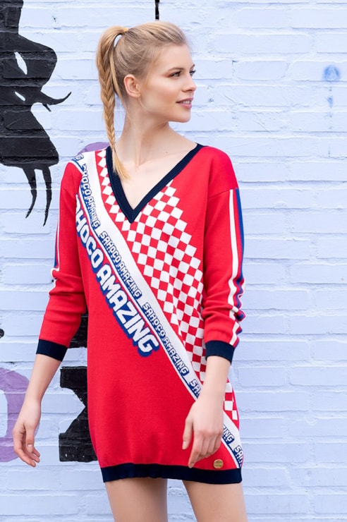 Vestido tricot decote em bico