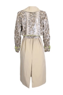 Trench coat com pormenor estampado de cobra