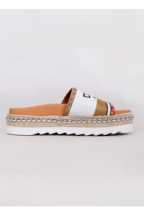 Chinelo de pala com tachas