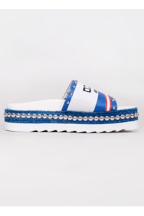 Chinelo de pala com tachas