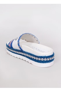 Chinelo de pala com tachas