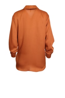 Camisa com pormenor de nó