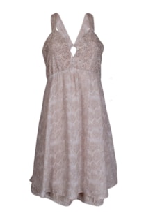 Vestido evasê com brilho
