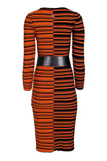 Vestido de tricot com cinto
