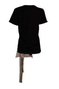 T-shirt combinada com nó