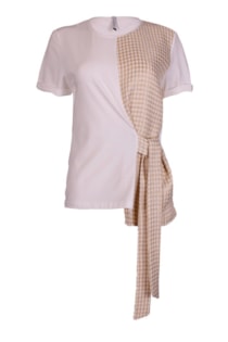 T-shirt combinada com nó