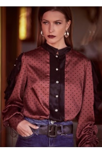 Blusa com folhos