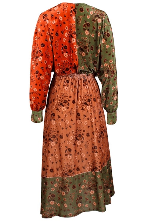 Dress with cross neckline