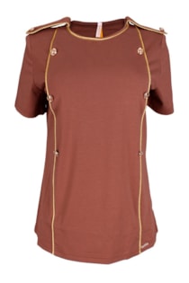T-shirt com botões