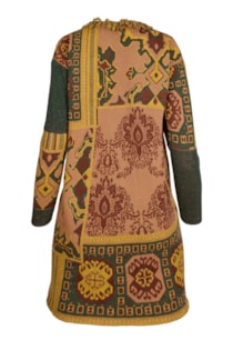 Casaco de tricot desfiado