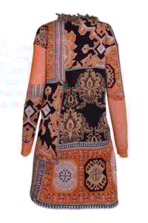 Casaco de tricot desfiado