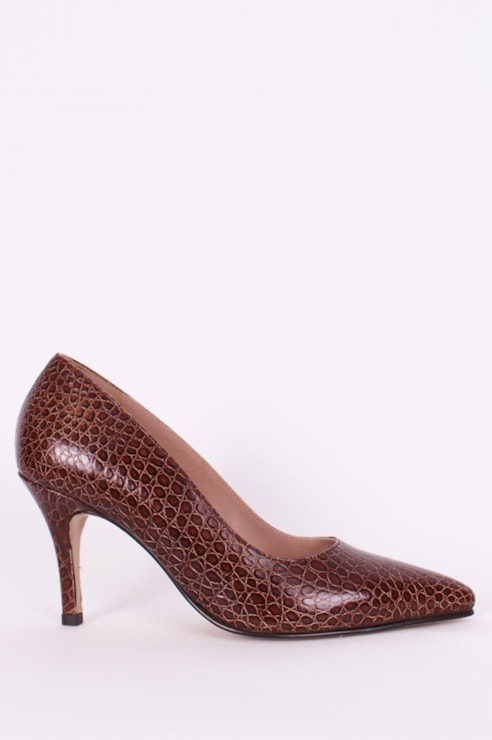Crocodile effect shoes