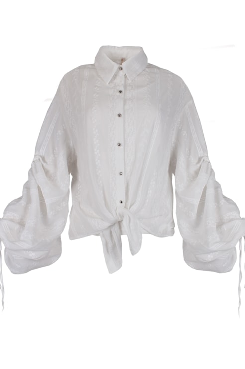 Blusa rendada com detalhe costas
