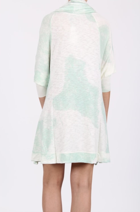 Vestido com gola
