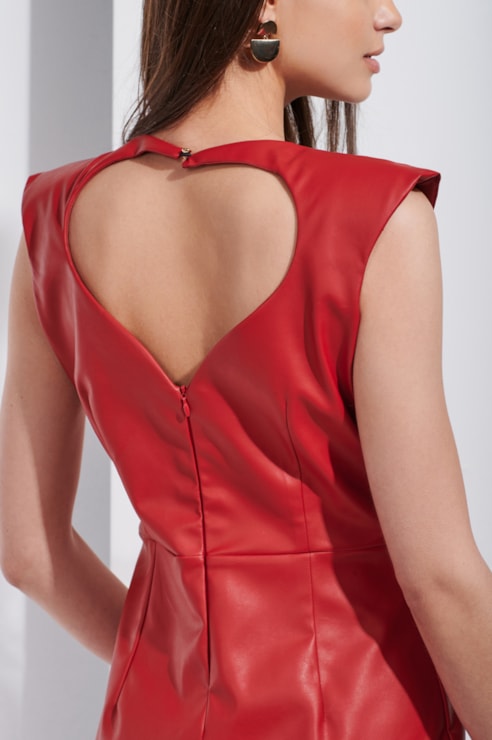 Vestido efeito pele com decote em coração