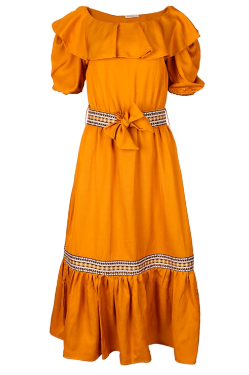Vestido com faixas em contraste e folhos
