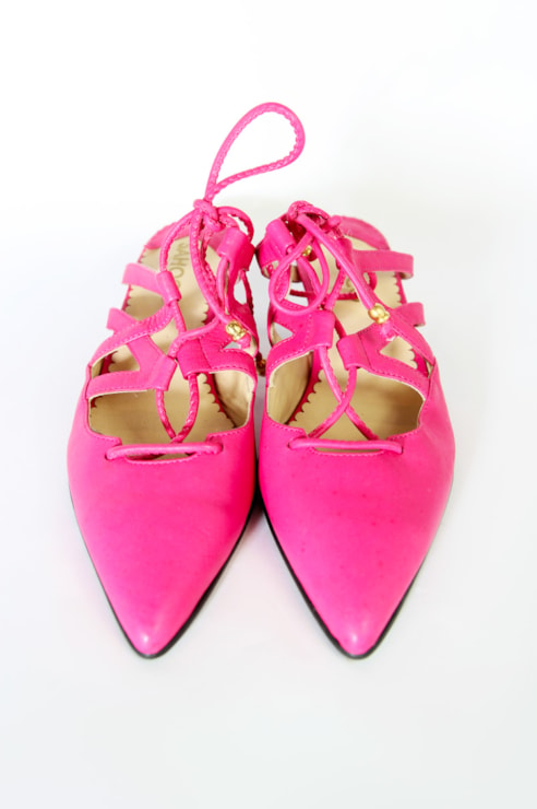 Kitten heel sandal with straps