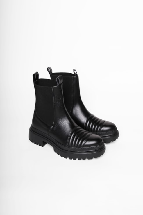 Botins rasos com sola de rasto
