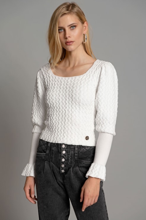 Camisola de malha e folhos