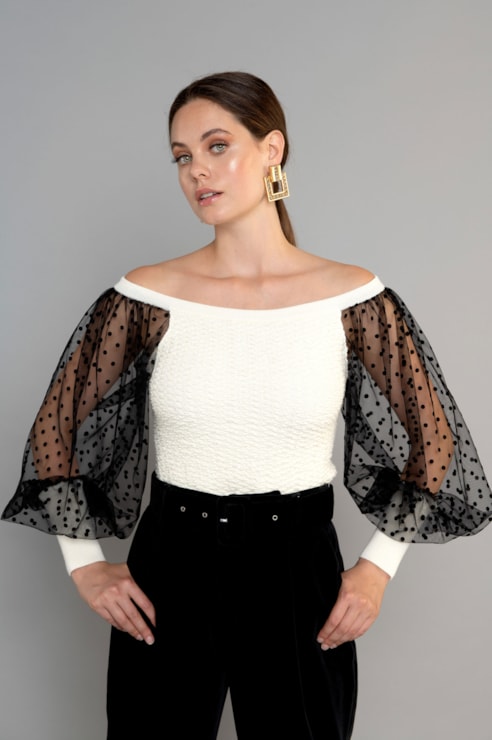 Camisola em malha e tule