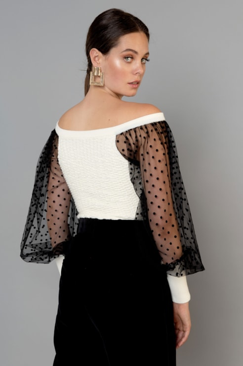 Camisola em malha e tule
