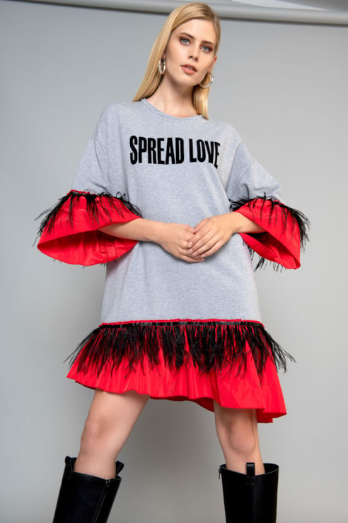Vestido com Penas Spread love