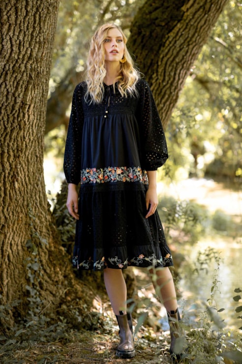 Vestido flores bordadas
