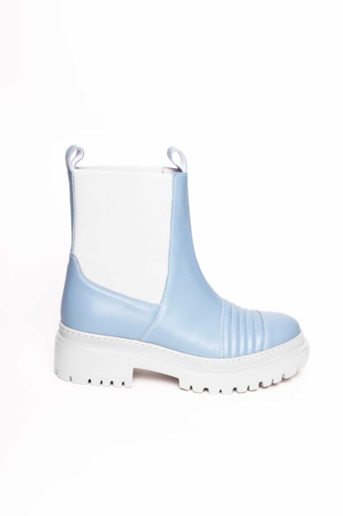Botins com sola de rasto