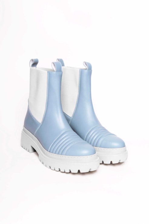 Botins com sola de rasto