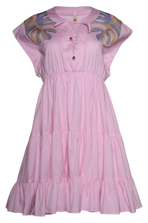 Vestido folhos e bordado