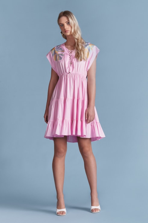 Vestido folhos e bordado