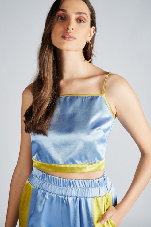 Top cropped acetinado